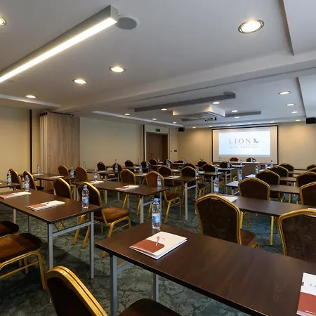 Lion ホテル